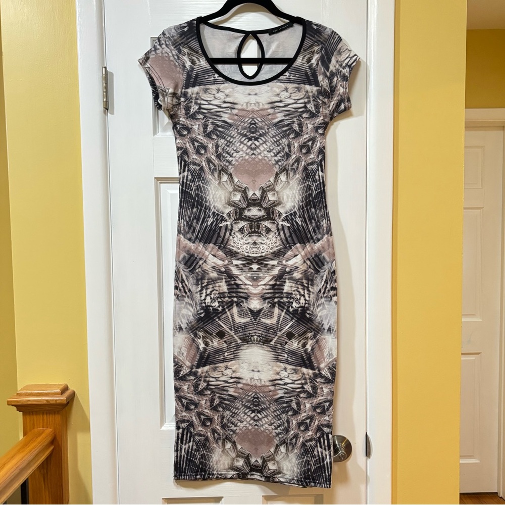 Abstract Patterned Dress - Picture 3 of 10